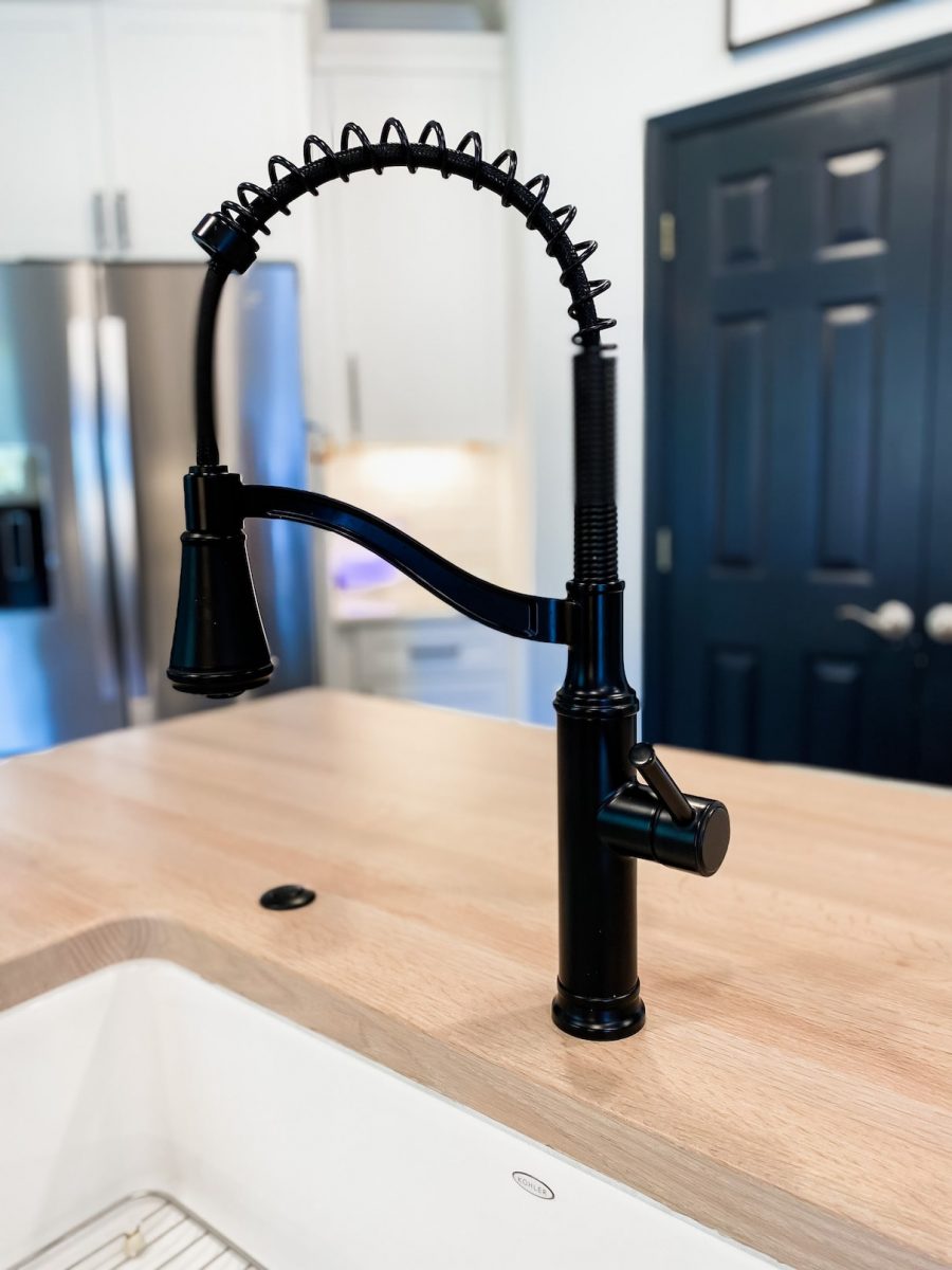 ELIASON KITCHEN COMPLETE black kitchen faucet